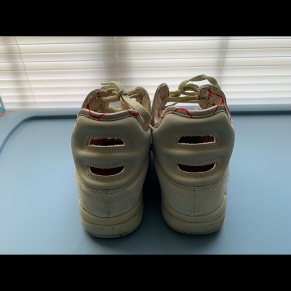 Shoes - Picture 2 of 3